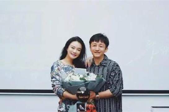 冉莹颖大儿子邹明轩发文：“妈妈真的很好，爸爸也真的很好”